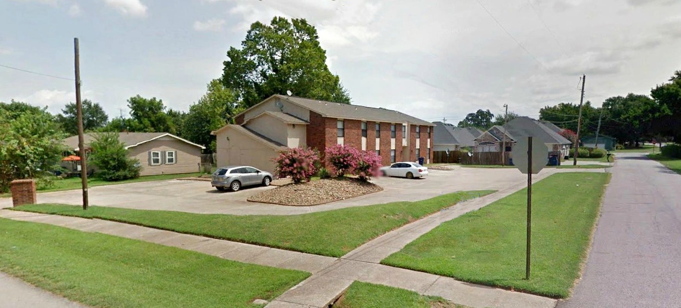 The Cedars in Fort Smith, AR - Foto de edificio