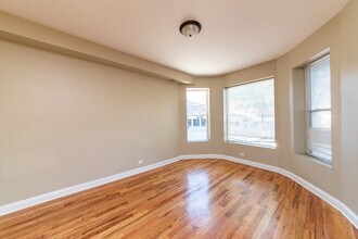 3927 N Clarendon Ave, Unit 1F in Chicago, IL - Building Photo - Building Photo