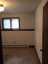 5741 Radcliff Dr, Unit lower in Anchorage, AK - Building Photo - Building Photo