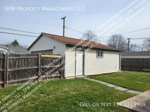 832 Hudson St in Wyandotte, MI - Building Photo - Building Photo