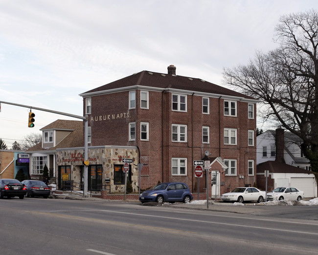 Auburn Apartments in Cranston, RI - Building Photo - Building Photo