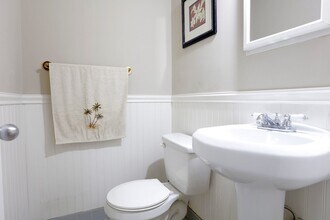 1616 Washtenaw Ave in Ypsilanti, MI - Foto de edificio - Building Photo