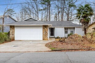 721 Pepperwood Trail in Stone Mountain, GA - Building Photo
