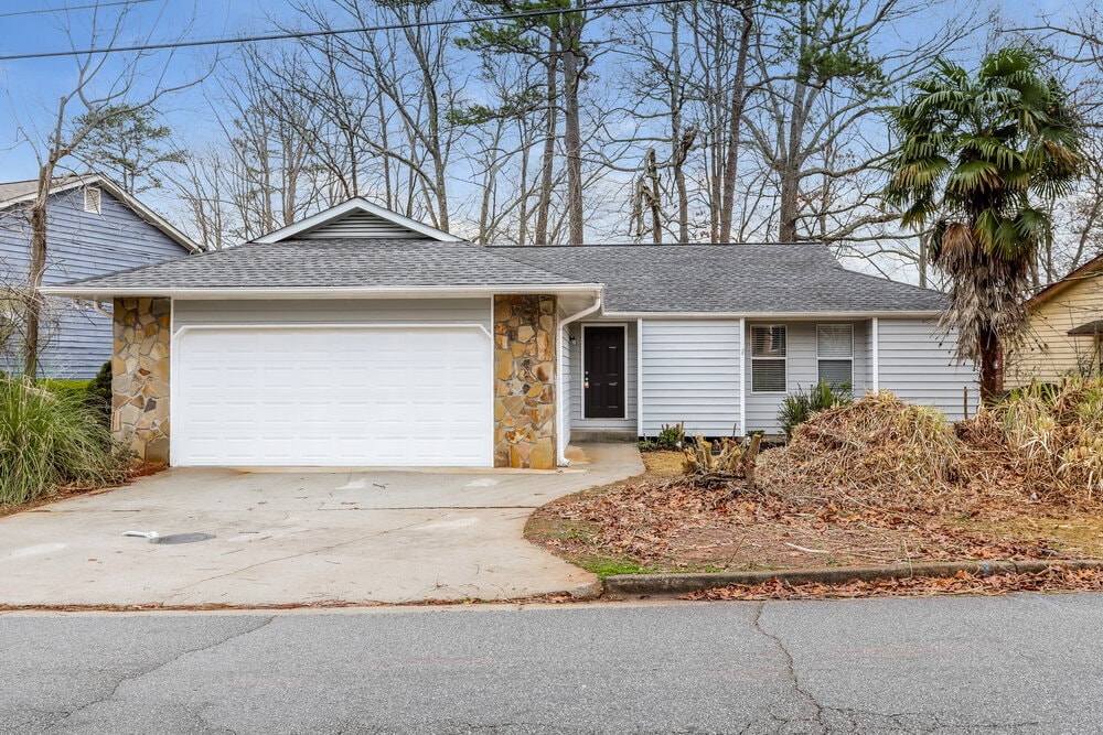 721 Pepperwood Trail in Stone Mountain, GA - Building Photo