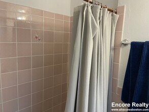 61 S Huntington Ave, Unit 301 in Boston, MA - Building Photo - Building Photo