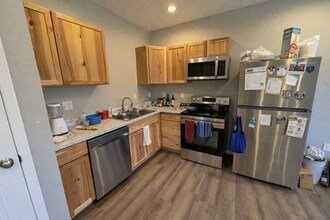 594 N Airport Rd in Strafford, MO - Foto de edificio - Building Photo