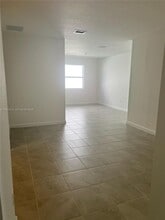 2422 Southeast 30th Street in Homestead, FL - Foto de edificio - Building Photo