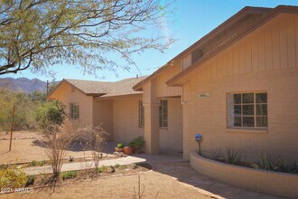 10006 N 37th St in Phoenix, AZ - Building Photo - Building Photo