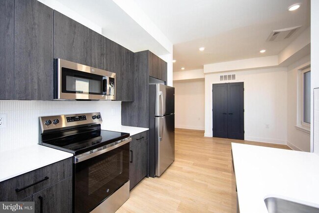 633 N 5th St in Philadelphia, PA - Building Photo - Building Photo