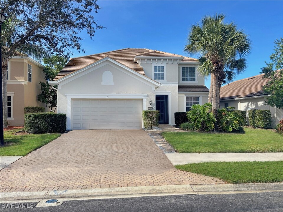 1981 Sagebrush Cir in Naples, FL - Building Photo