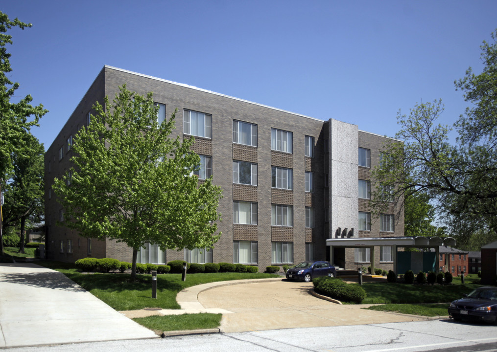 The Envoy Apartments in University City, MO - Building Photo