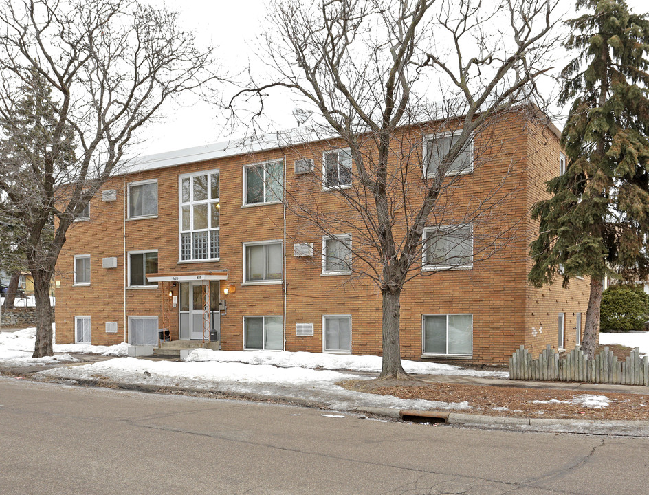 610 Chatsworth St N in St. Paul, MN - Building Photo