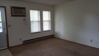 1929 Victory St, Unit 18 in La crosse, WI - Building Photo - Building Photo