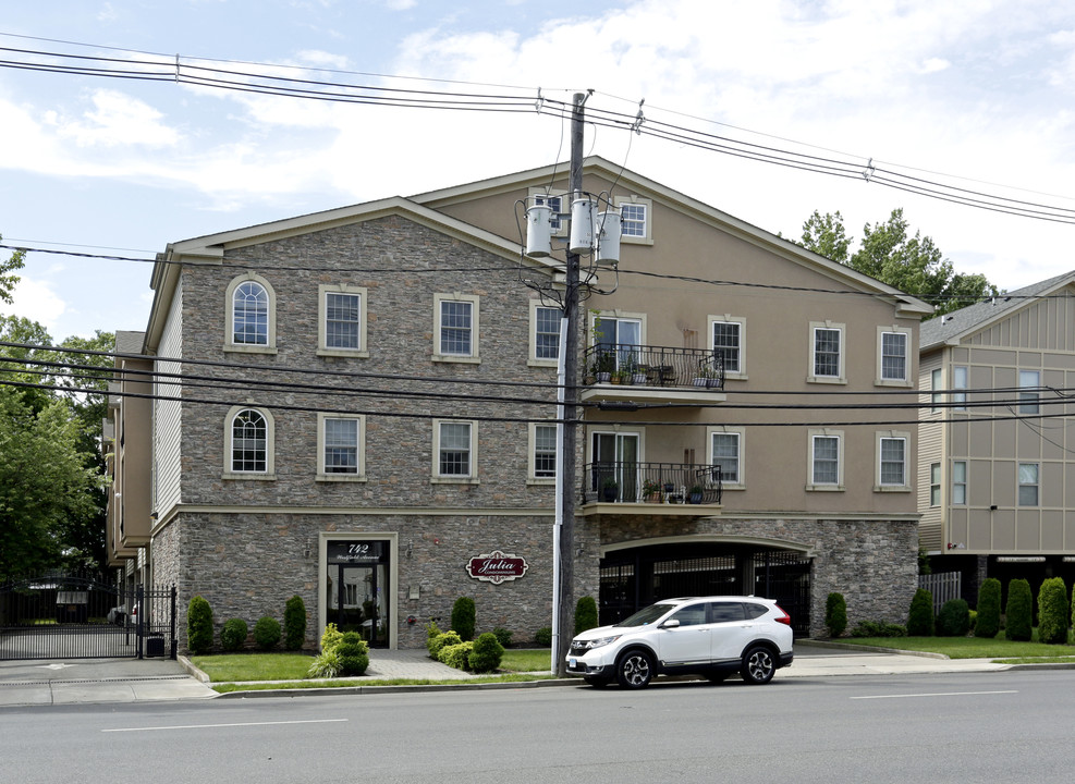 Westfield & Jersey in Elizabeth, NJ - Building Photo