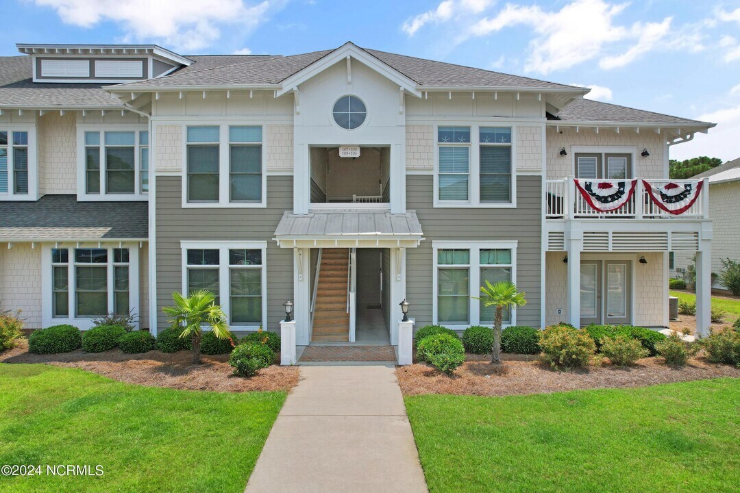 2537 St James Dr SE in Southport, NC - Building Photo
