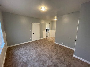 430 Avenue E, Unit 1 in Snohomish, WA - Foto de edificio - Building Photo