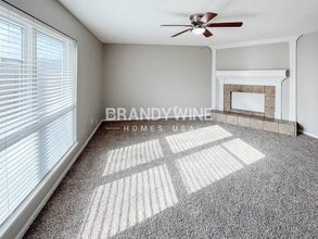 553 Edwards Dr, Unit 2335 in Saginaw, TX - Foto de edificio - Building Photo