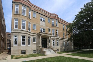 1706 W Sunnyside Ave, Unit M08H in Chicago, IL - Building Photo