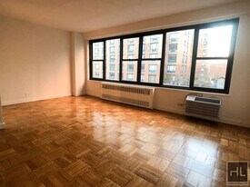 Fourth Avenue, Unit 3E in New York, NY - Building Photo