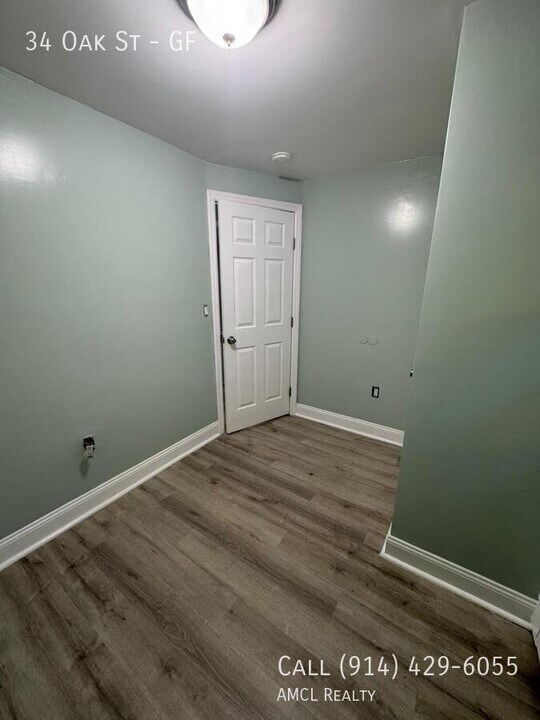 34 Oak St in Yonkers, NY - Building Photo