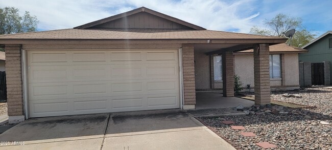 6231 W Zoe Ella Way in Glendale, AZ - Foto de edificio - Building Photo