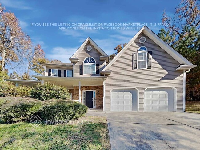 property at 5881 Newnan Ct