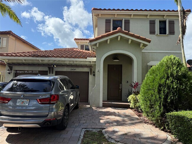 15434 SW 175th St in Miami, FL - Building Photo - Building Photo
