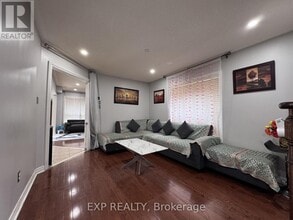 43 Thornbush Blvd in Brampton, ON - Building Photo - Building Photo