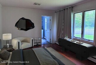 124 Blue Mountain Rd in Saugerties, NY - Building Photo - Building Photo