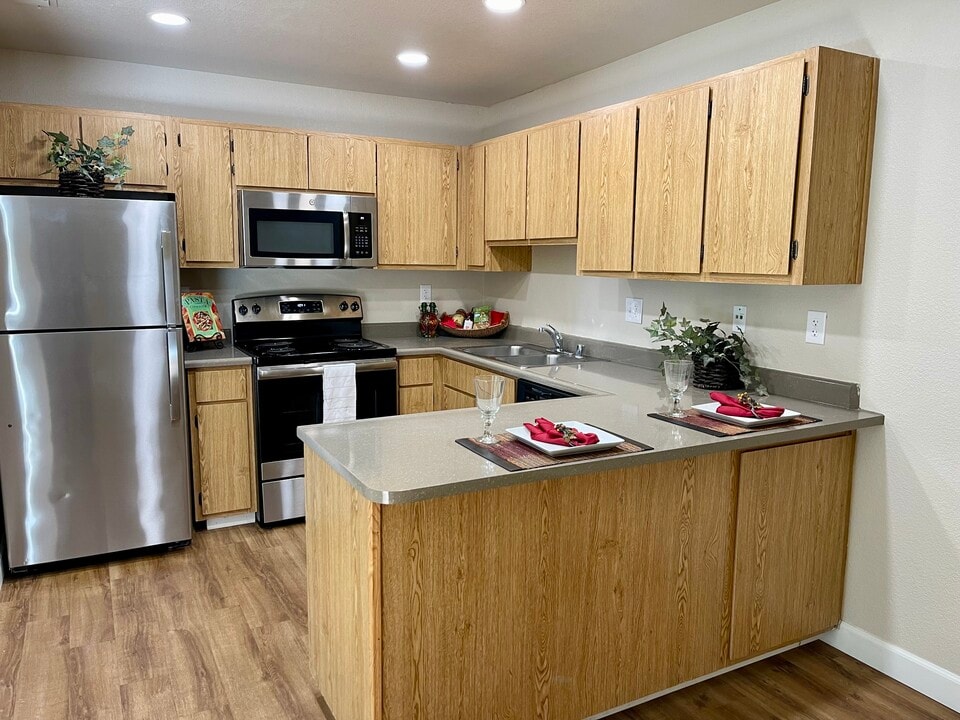 1000 Sibley Apt Homes in Folsom, CA - Building Photo
