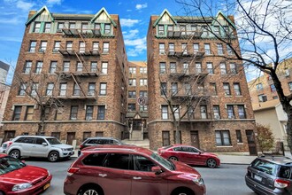 225 East 202nd Street in Bronx, NY - Building Photo - Floor Plan