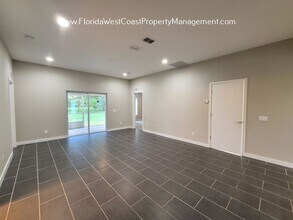 2880 S Shade Ave in Sarasota, FL - Building Photo - Building Photo