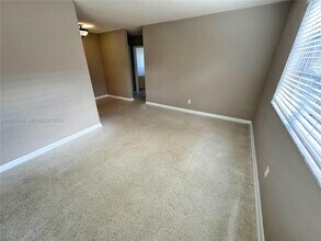 403 NW 25th St in Wilton Manors, FL - Building Photo - Building Photo