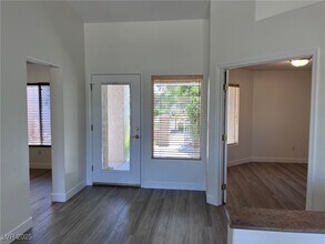 9828 Villa Ridge Dr in Las Vegas, NV - Building Photo - Building Photo