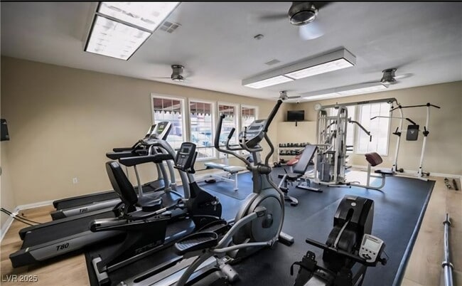 property at 231 W Horizon Ridge Pkwy