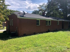 1043 Green Cir Dr in Gastonia, NC - Building Photo - Building Photo