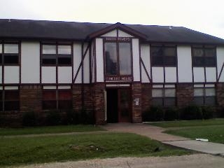 Tudor Towers in Poplar Bluff, MO - Building Photo