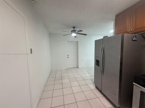 526 E 54th St in Hialeah, FL - Building Photo - Building Photo