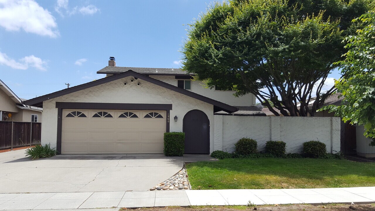 1960 Harris Ave in San Jose, CA - Building Photo