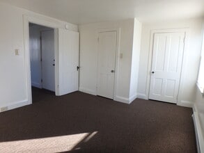 600 Broad St, Unit 2 in Montoursville, PA - Foto de edificio - Building Photo