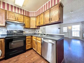 1811 S Quebec Way in Denver, CO - Building Photo - Building Photo