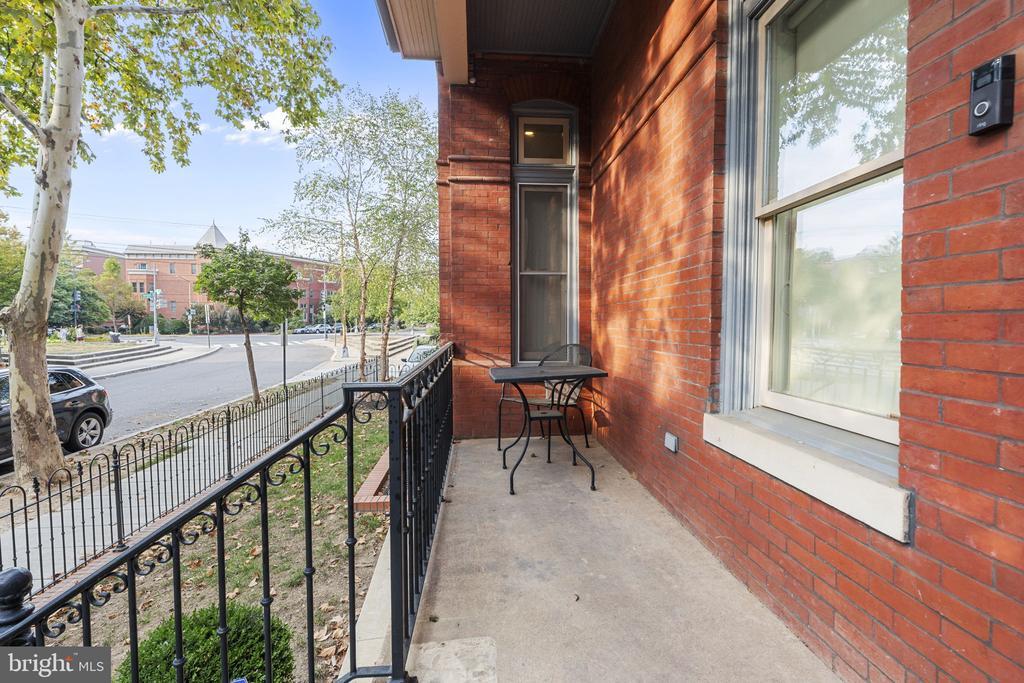 1819 10th St NW in Washington, DC - Building Photo