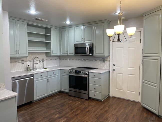 9658 Gruwell Way in Elk Grove, CA - Building Photo - Building Photo