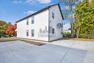 2809 E Riverside Dr in Indianapolis, IN - Foto de edificio - Building Photo