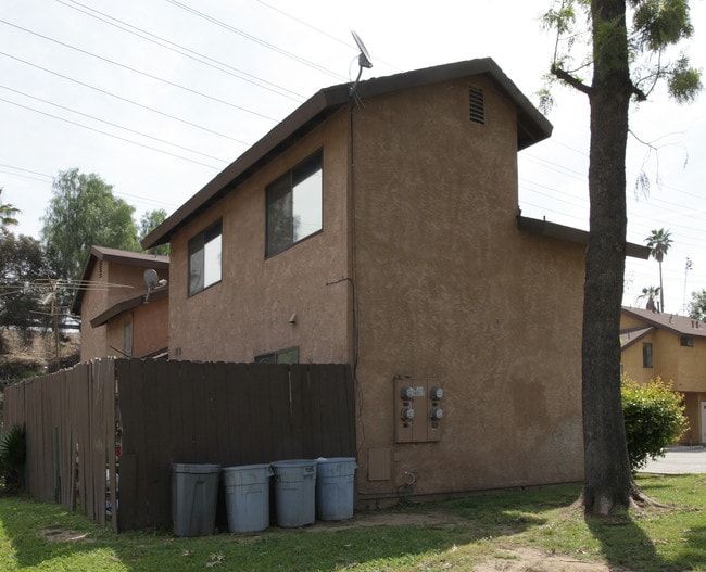 4912 Brooks St in Riverside, CA - Building Photo - Building Photo