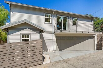 3224 13th Ave W in Seattle, WA - Building Photo - Building Photo