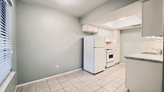 Pecan Creek Apartments in Austin, TX - Building Photo