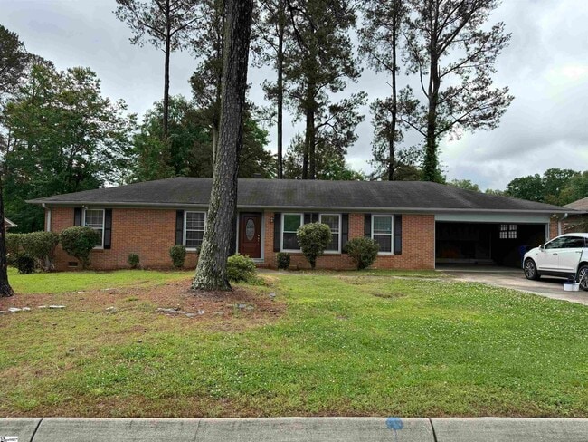 property at 10 Ellesmere Dr