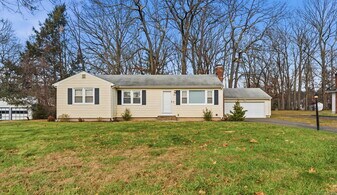269 Great Swamp Rd in Glastonbury, CT - Building Photo