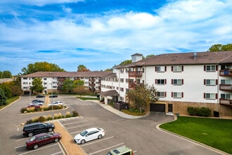 Parkway Cooperative in Burnsville, MN - Foto de edificio - Building Photo